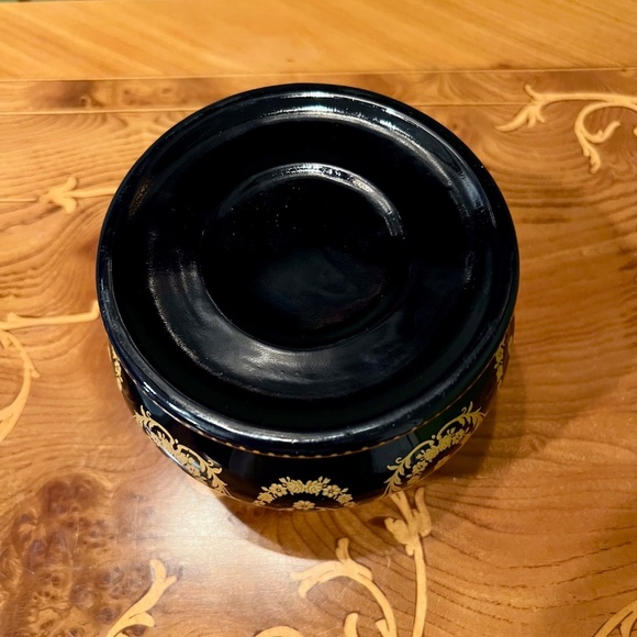 Vintage Hand Painted Floral & Cobalt Blue Porcelain Dresser Trinket Jewelry Box - Picture 6 of 6